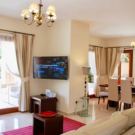 빌라 Beautiful Villa Pera With Private Pool And Lovely Gardens, Aphrodite Hills 코우클리아