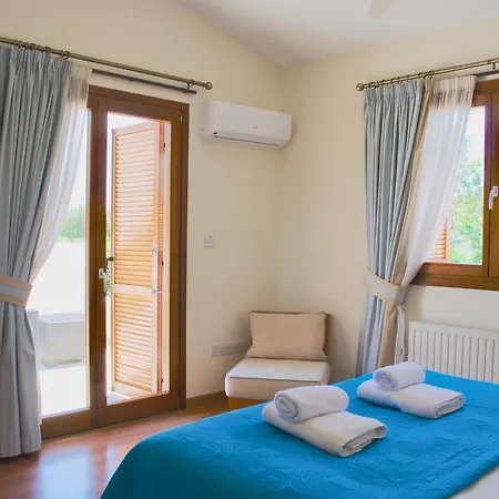 Beautiful Villa Pera With Private Pool And Lovely Gardens, Aphrodite Hills