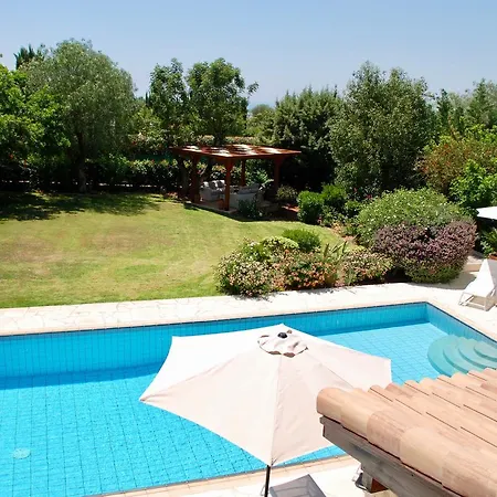 Beautiful Villa Pera With Private Pool And Lovely Gardens, Aphrodite Hills *