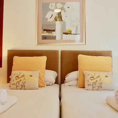 Beautiful Villa Pera With Private Pool And Lovely Gardens, Aphrodite Hills 빌라 코우클리아