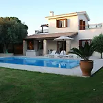 Beautiful Villa Pera With Private Pool And Lovely Gardens, Aphrodite Hills
