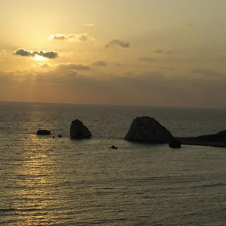 Beautiful Villa Pera With Private Pool And Lovely Gardens, Aphrodite Hills Villa