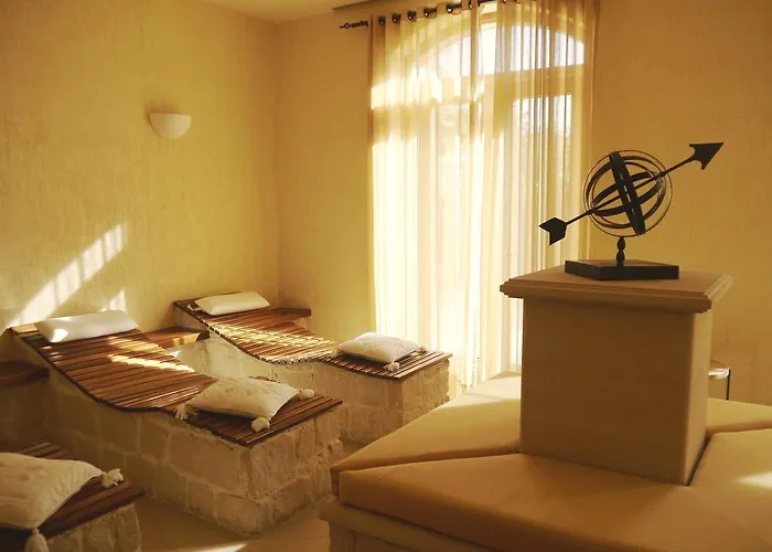 Beautiful Villa Pera With Private Pool And Lovely Gardens, Aphrodite Hills *