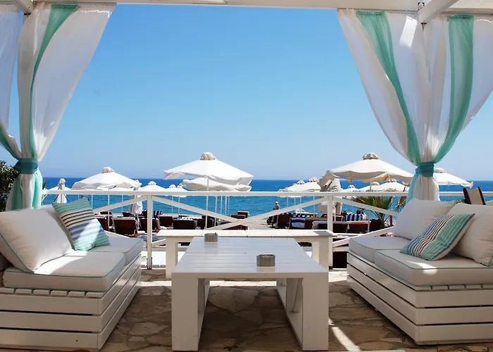 Beautiful Villa Pera With Private Pool And Lovely Gardens, Aphrodite Hills Kouklia