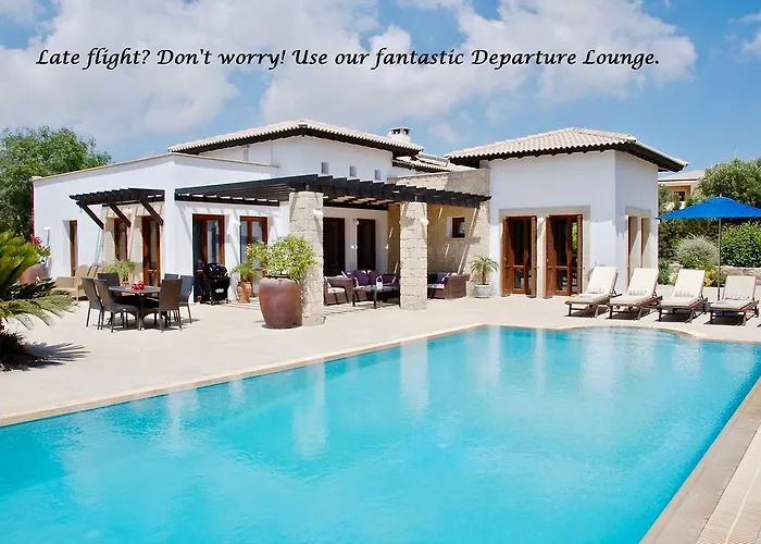 Beautiful Villa Pera With Private Pool And Lovely Gardens, Aphrodite Hills Sakarya