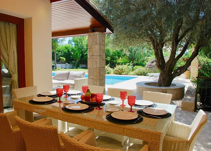Beautiful Villa Pera With Private Pool And Lovely Gardens, Aphrodite Hills Sakarya