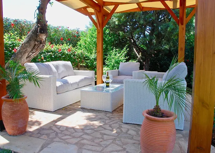 Villa Beautiful Villa Pera With Private Pool And Lovely Gardens, Aphrodite Hills *