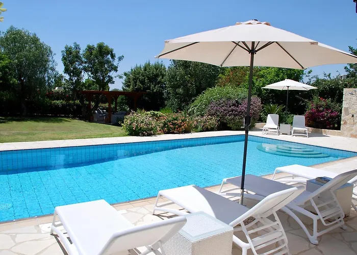 Beautiful Villa Pera With Private Pool And Lovely Gardens, Aphrodite Hills Vila Kouklia