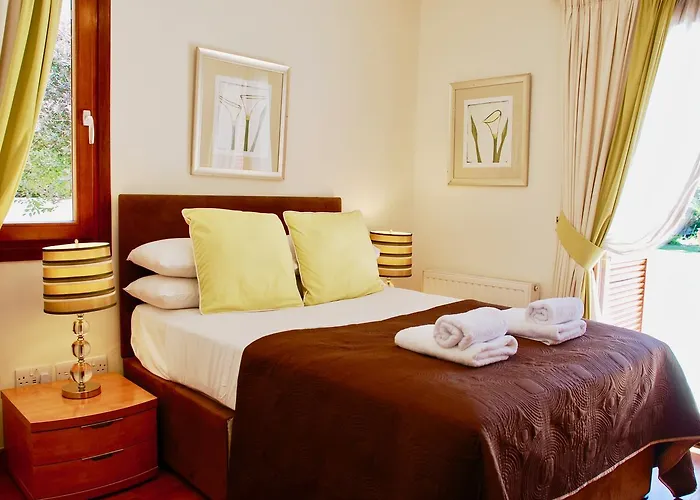 Vila Beautiful Villa Pera With Private Pool And Lovely Gardens, Aphrodite Hills *