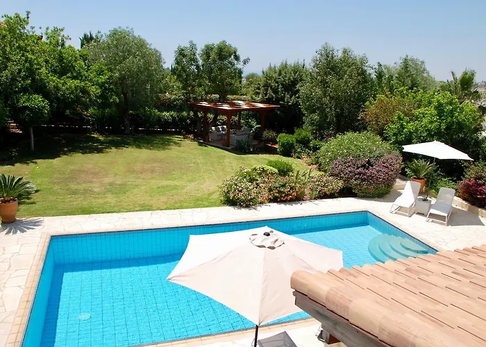 Beautiful Villa Pera With Private Pool And Lovely Gardens, Aphrodite Hills *