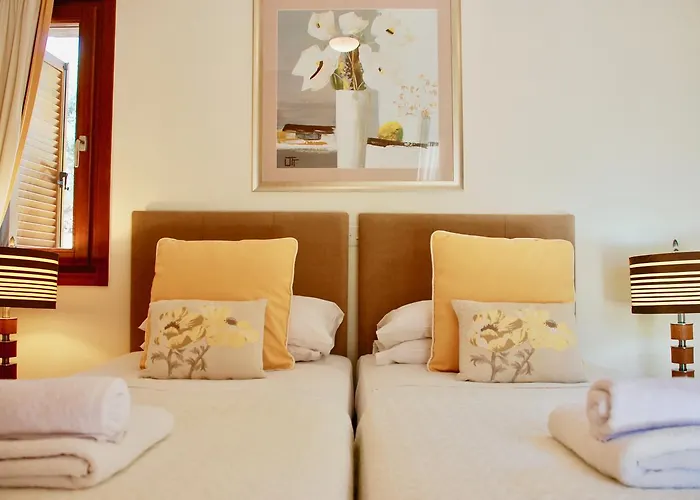 Beautiful Villa Pera With Private Pool And Lovely Gardens, Aphrodite Hills Villa Sakarya